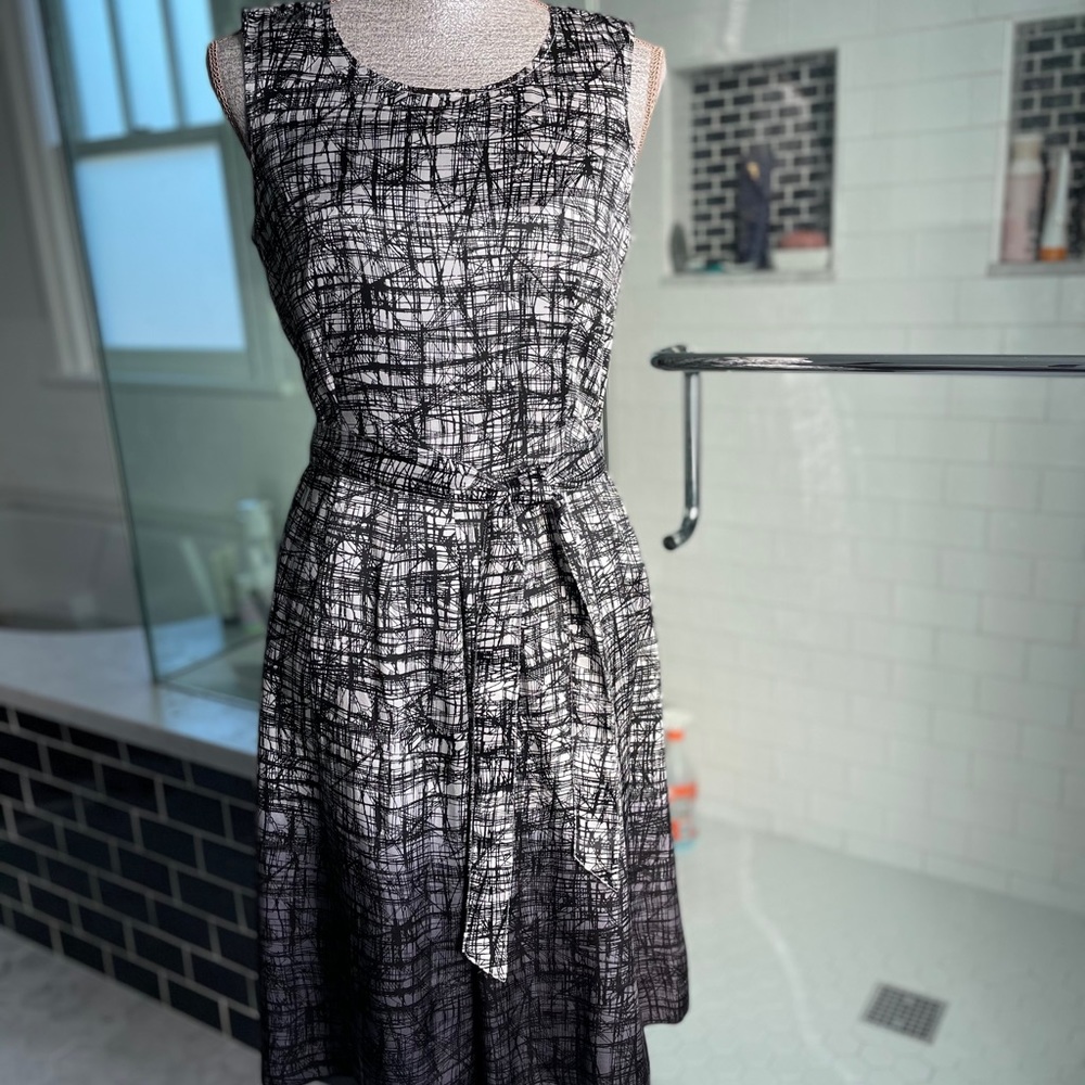 Gorgeous Calvin Klein ombré silk/poly dress size 8
